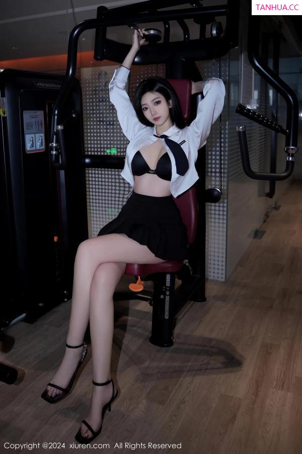 唐安琪  [XiuRen]高清写真图 2024.01.02 No.7894 安琪Yee 黑丝美腿第24张图片